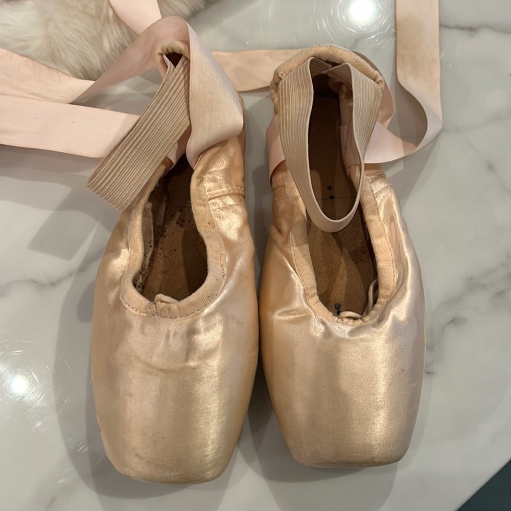 Alpha ballet pointe shoes size 4 dance